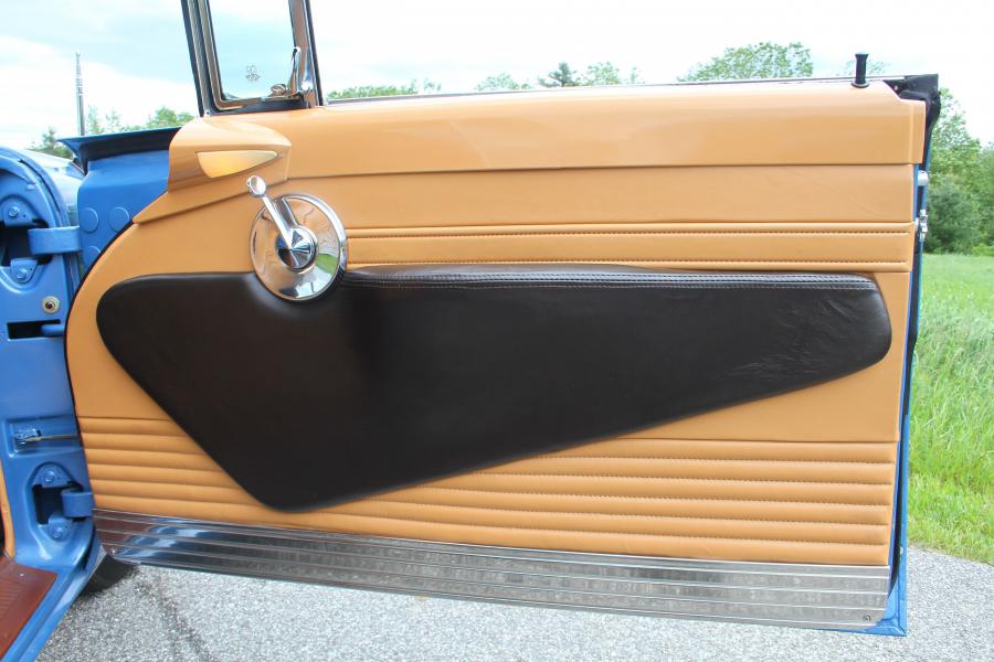 Детали интерьера Lincoln Premiere Convertible (76B) 1956 года  (фото 33 из 72)